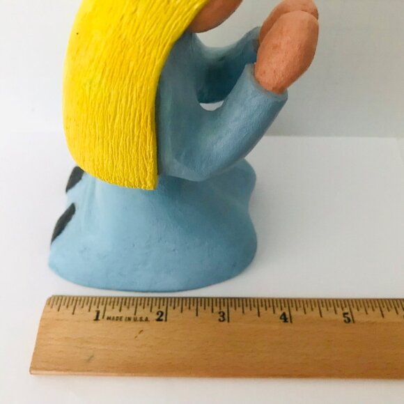 Hand Carved Wood Sculpture Praying Girl Artist Signed Folk Art Crockett 6.5" - Picture 6 of 7